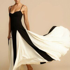 New With Tags and never worn, Roxanne Dress from the brand Aerelle in size XS.